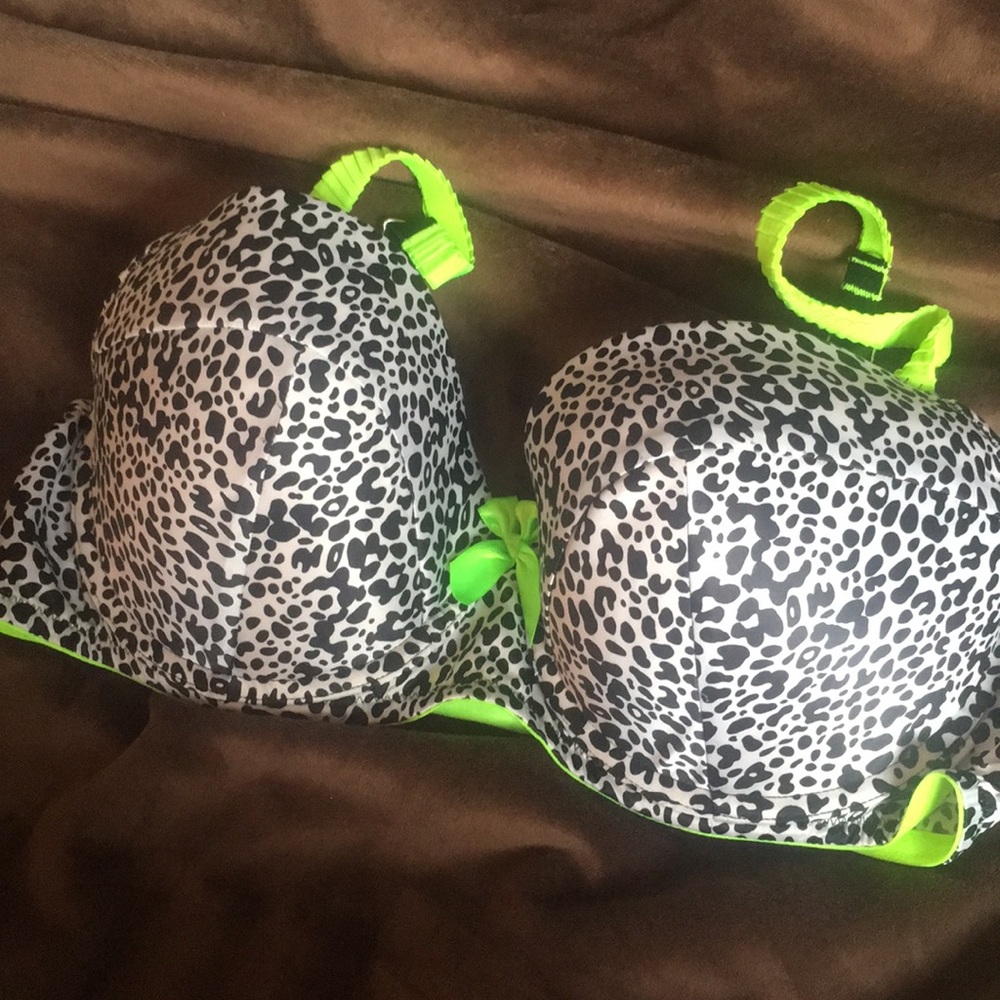 VS. Balconet bra